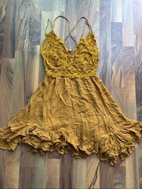 Free people Woman’s Mustard Crochet Lace Ruffled Mini Dress Size M